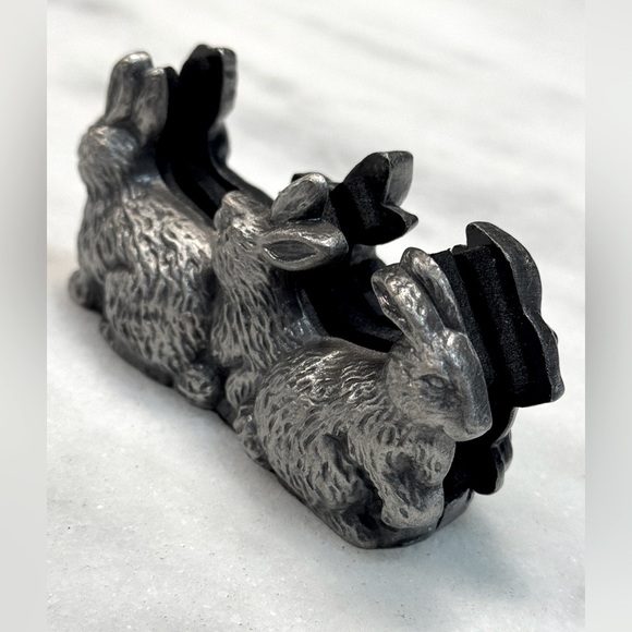 Vintage Pewter 3 Bunny Business Card Holder 3.5" x 1.4" and 1.6" tall - Picture 3 of 5